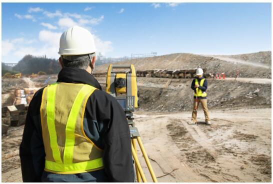 拓普康高精度測量機器人外業(yè)現(xiàn)場 拓普康高精度測量機器人外業(yè)現(xiàn)場